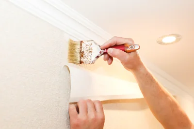 Pose de papier peint à Saint-Ouen-le-Pin — revêtements muraux et toiles de verre